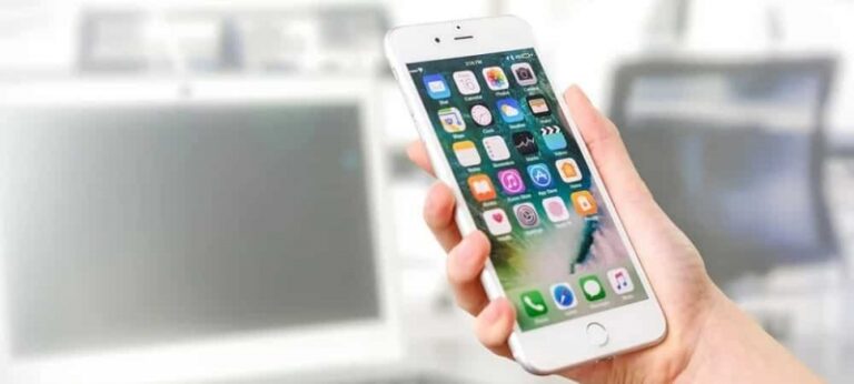 iOS 14 reveals the full list of apps that spy on your phone 1