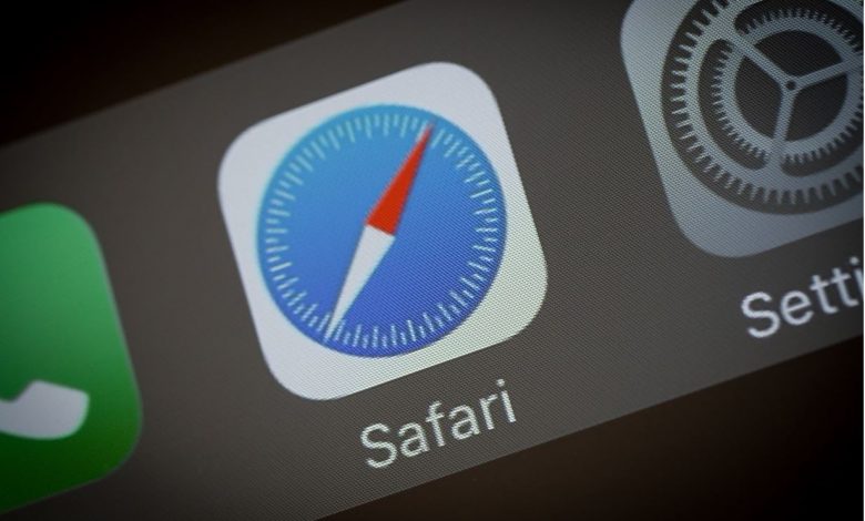 كيفية نقل شريط عناوين سفارى إلى أعلى الشاشة في iOS 15 1