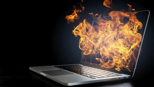 10 أخطاء من شأنها أن تضر أو ​​تدمر اللوحة الأم لجهاز الكمبيوتر الخاص بك 2