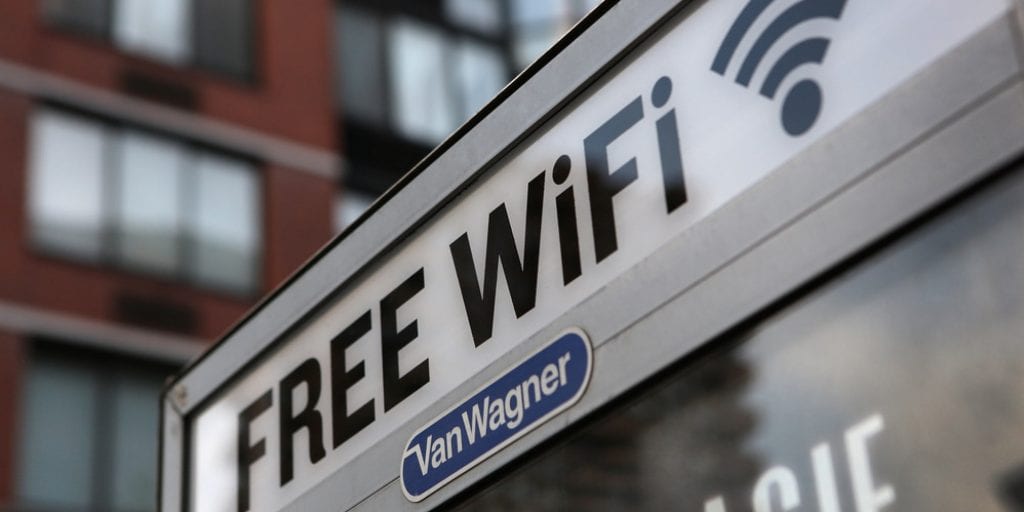 Počas používania verejnej siete Wi-Fi sa neprihlasujte do služieb