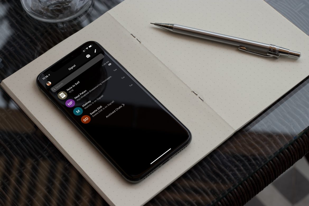 Signal vs whatsapp which is best for you