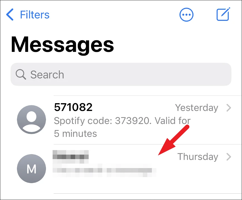 كيفية وضع علامة على رسالة كغير مقروءة على الايفون الذي يعمل بنظام iOS 16 2
