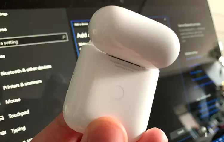 كيفية توصيل AirPods بجهاز Microsoft Surface 19