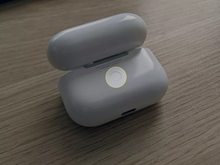 كيفية توصيل AirPods بجهاز Microsoft Surface 8