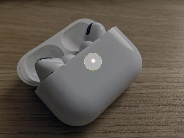 كيفية توصيل AirPods بجهاز Microsoft Surface 9