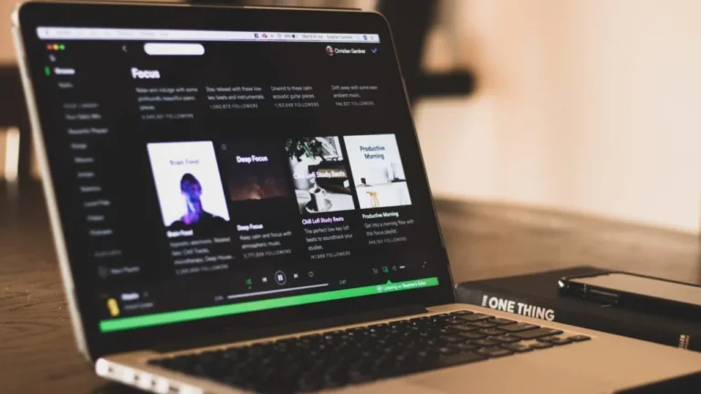 كيفية الجمع بين قوائم التشغيل المتعددة لـ Spotify على جهازك 4